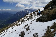 53 Dalla vetta del Sasna scendiamo. con cautela